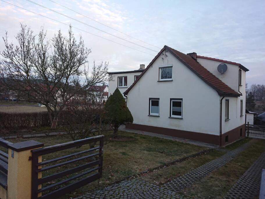 Auf Dem Land Und Doch Ganz Nah Lägenhet Krolpa Exteriör bild